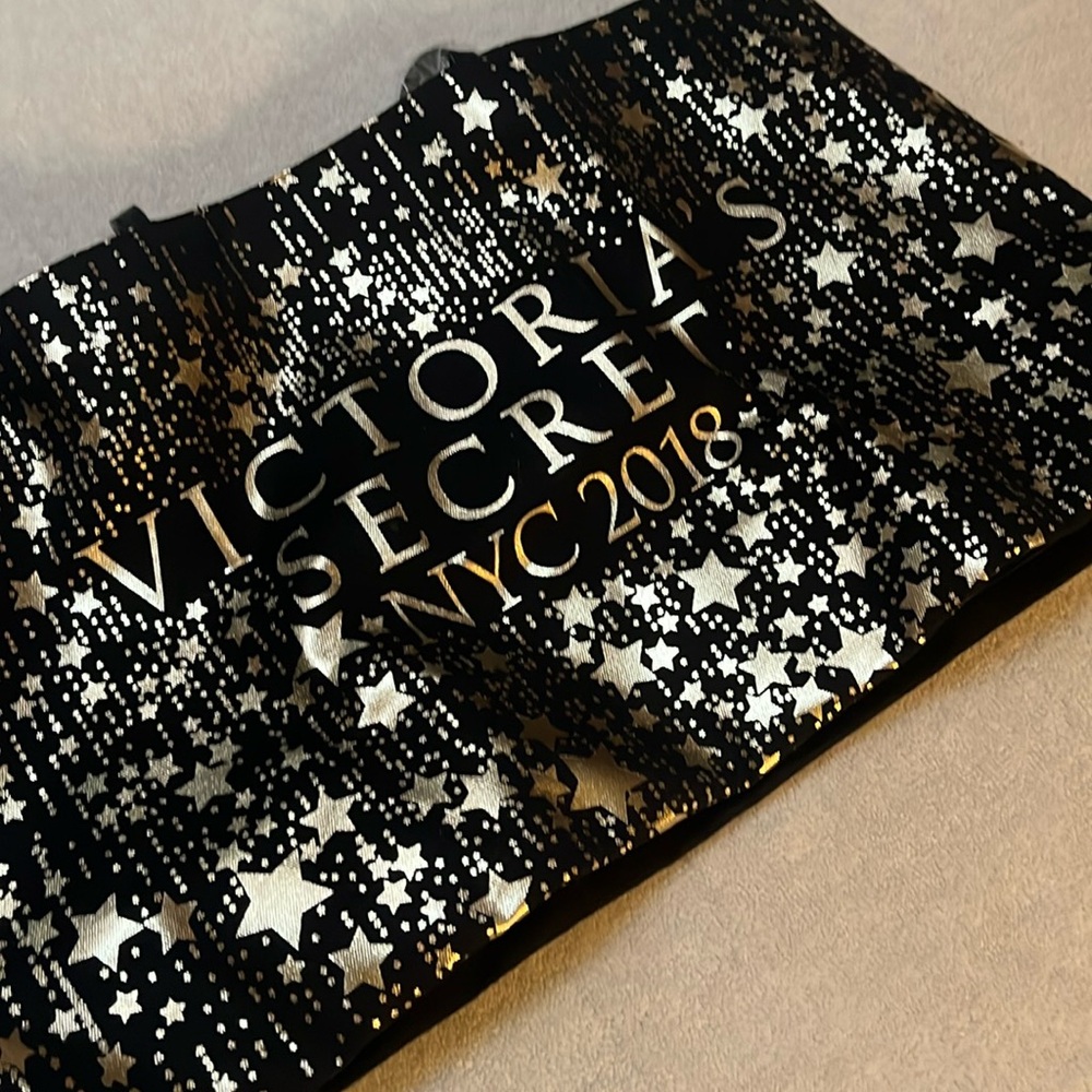 Victoria's Secret Fashion Show Tote Bag NYC 2018 With Tag Black Gold Stars